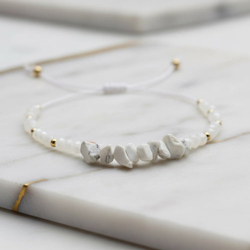 Howlit Schutzarmband – Innere Ruhe & Ausgeglichenheit CrystalScents