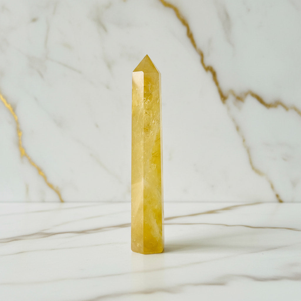 Citrin Obelisk – Dekoratives Highlight & Energie CrystalScents