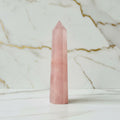Rosenquarz Obelisk – Harmonisches Highlight CrystalScents