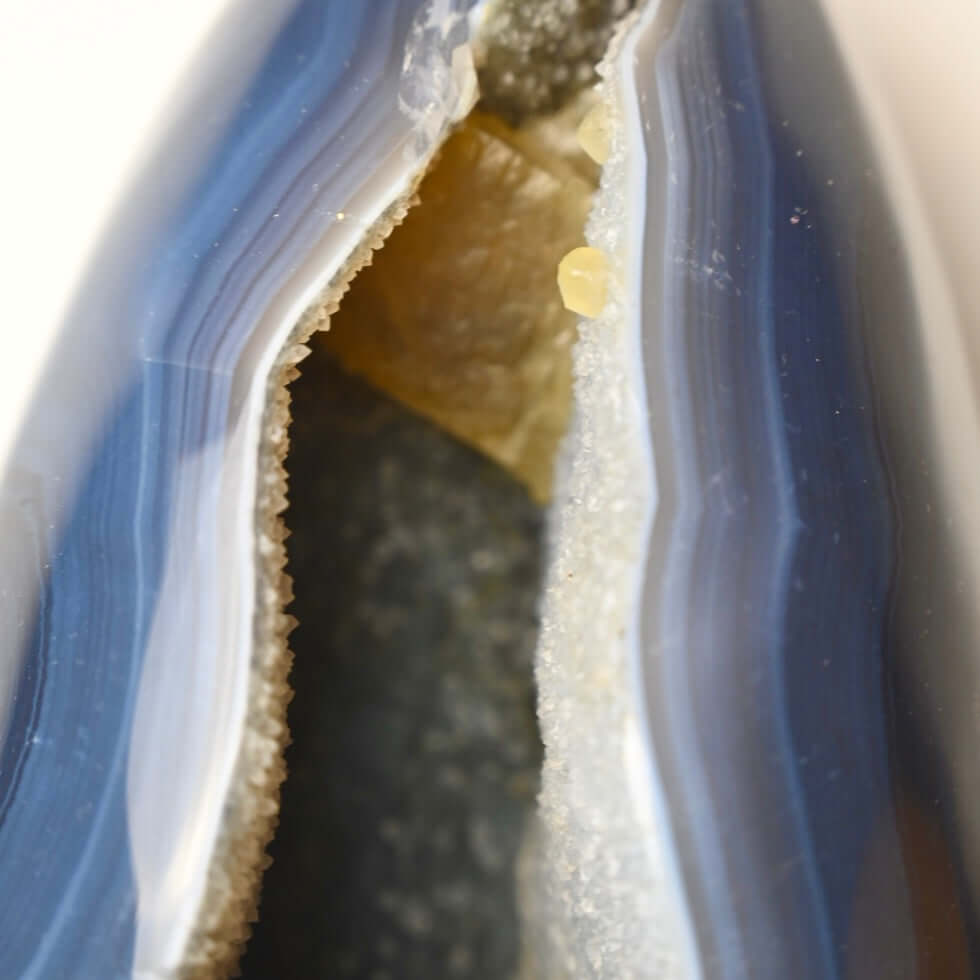 Großes Achat Ei – Mit glitzernder Druse als Wohnhighlight CrystalScents