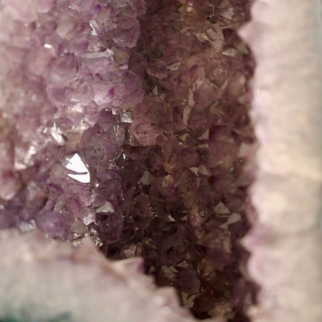 Sehr große Amethystdruse – Funkelndes Naturjuwel CrystalScents