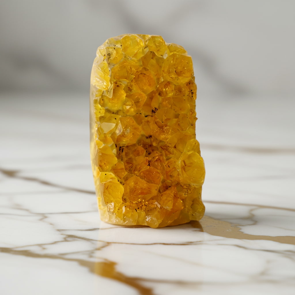 Amethystdruse – Glanzvolles Highlight für Wohnräume CrystalScents