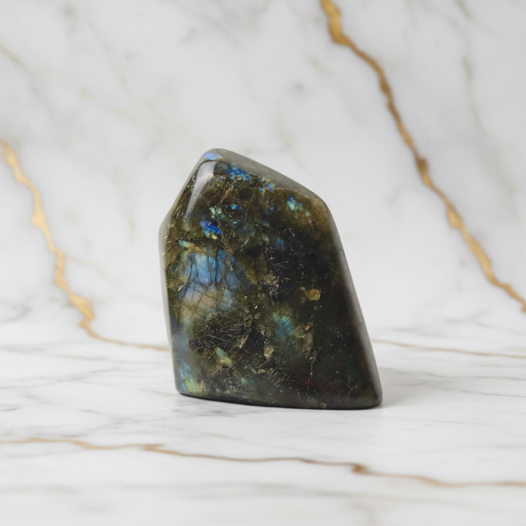 Labradorit Freiform – Mystisches Farbspiel CrystalScents
