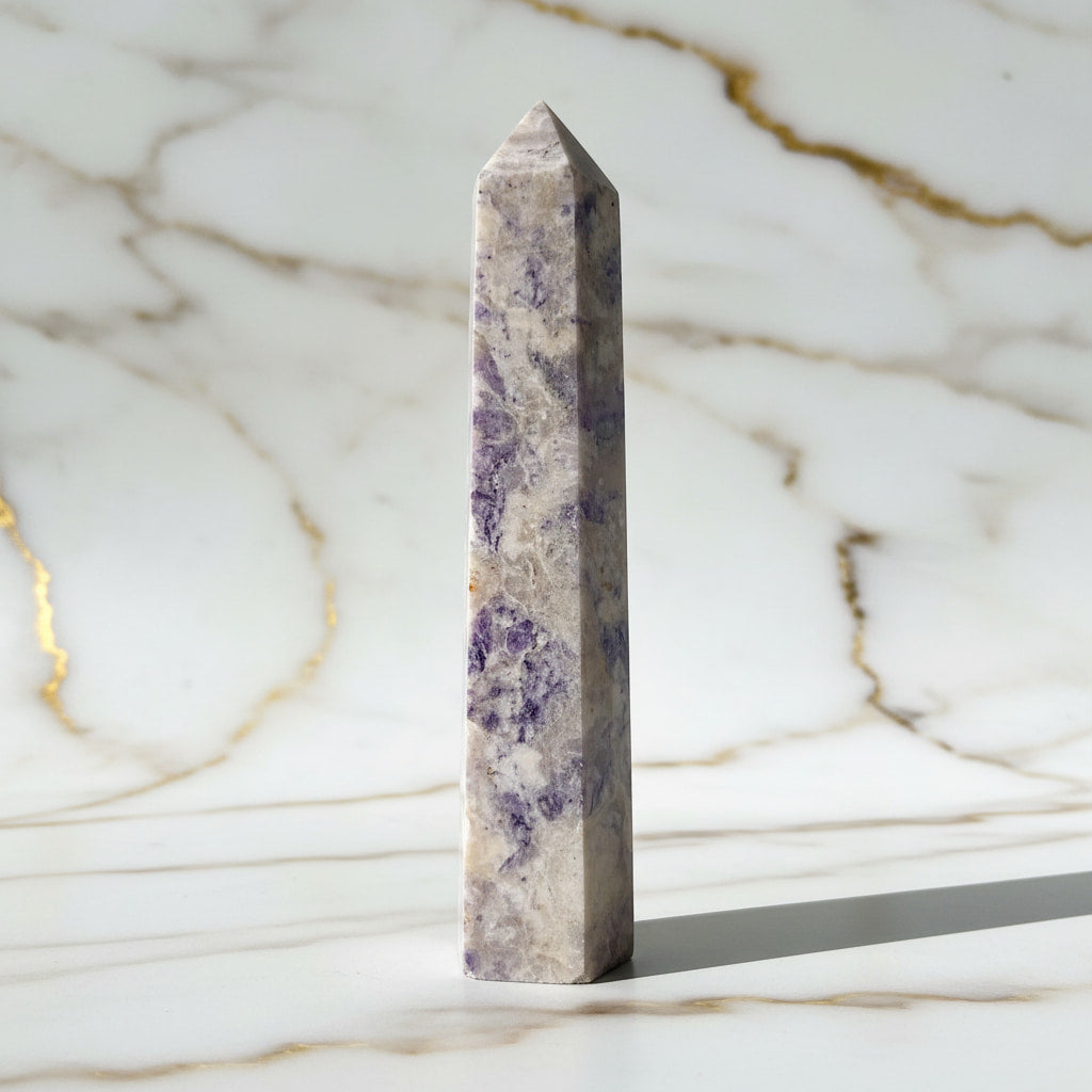 Charoit Obelisk – Energie & Stärke CrystalScents