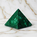 Malachit Pyramide – Schutzstein & Energie CrystalScents