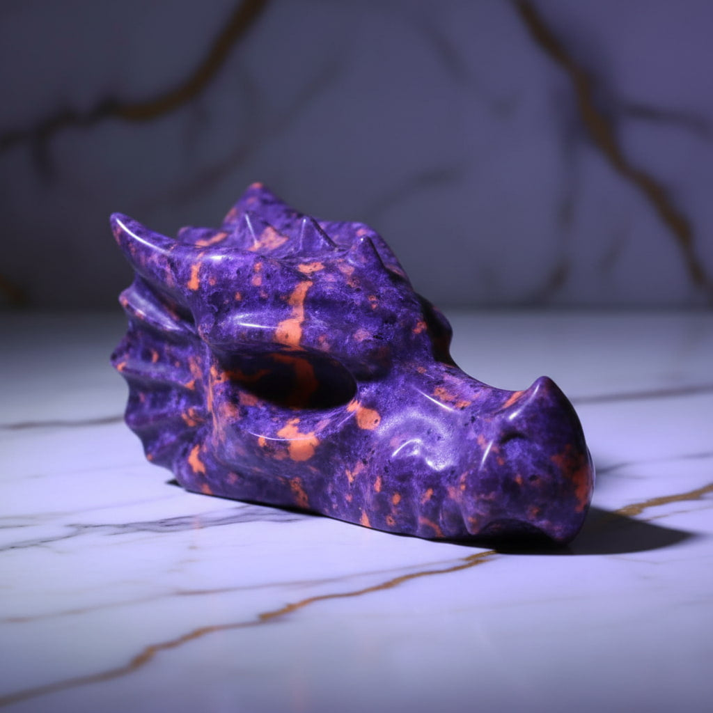 Flammenstein Yooperlite Drachenkopf – UV-reaktive Farbwirkung CrystalScents