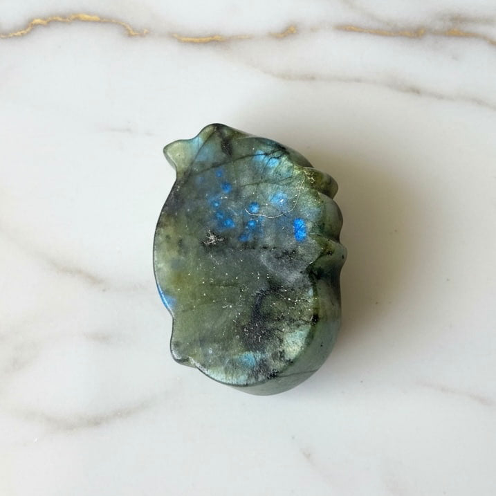 Labradorit Delfin – Schillernde Naturfigur CrystalScents