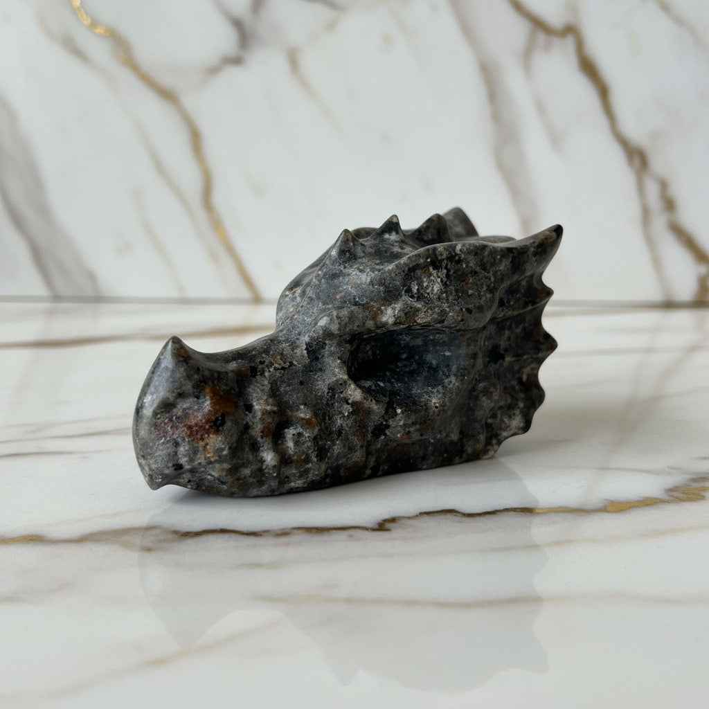 Flammenstein Yooperlite Drachenkopf – UV-reaktive Farbwirkung CrystalScents