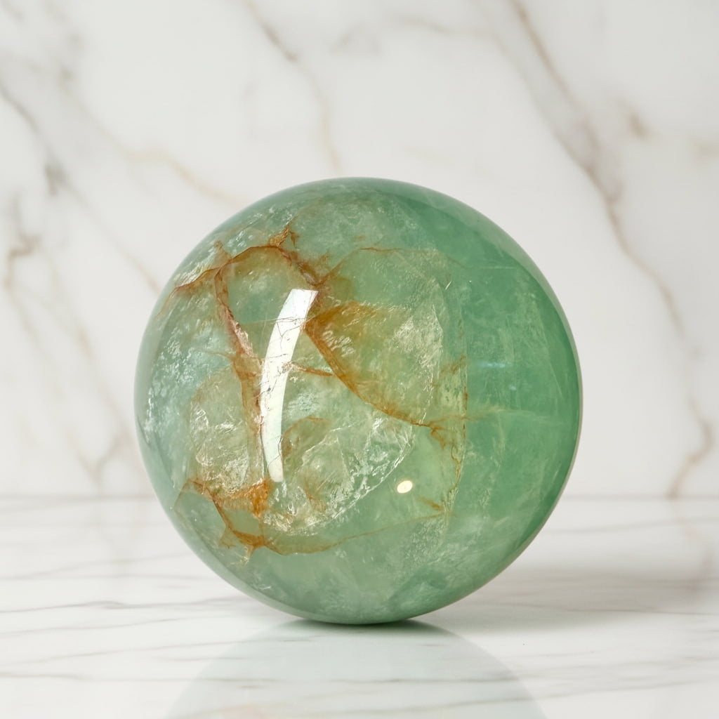 Fluorit Kugel – Leuchtendes Highlight CrystalScents