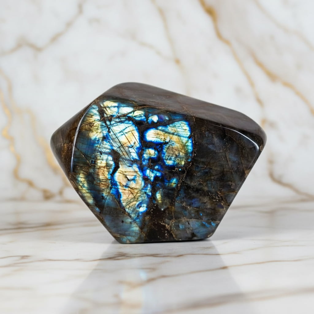Große Labradorit Freiform – Präsenz der Farben CrystalScents