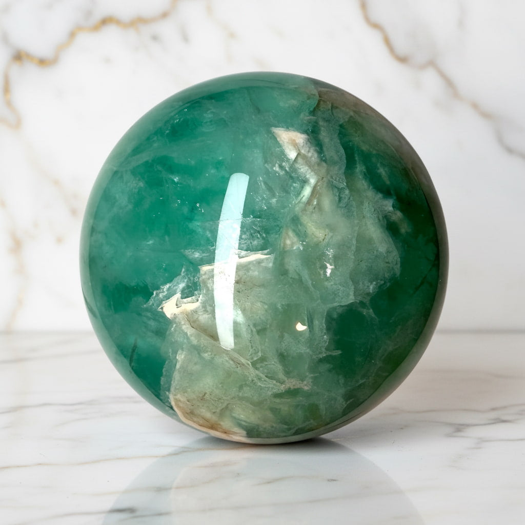 Fluorit Kugel – Leuchten & Strahlen CrystalScents