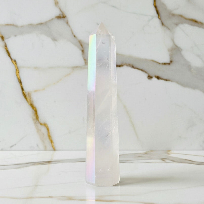 Bergkristall Obelisk – Aura beschichtet CrystalScents