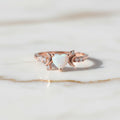 Opal Ring Herzform – Romantische Akzente CrystalScents