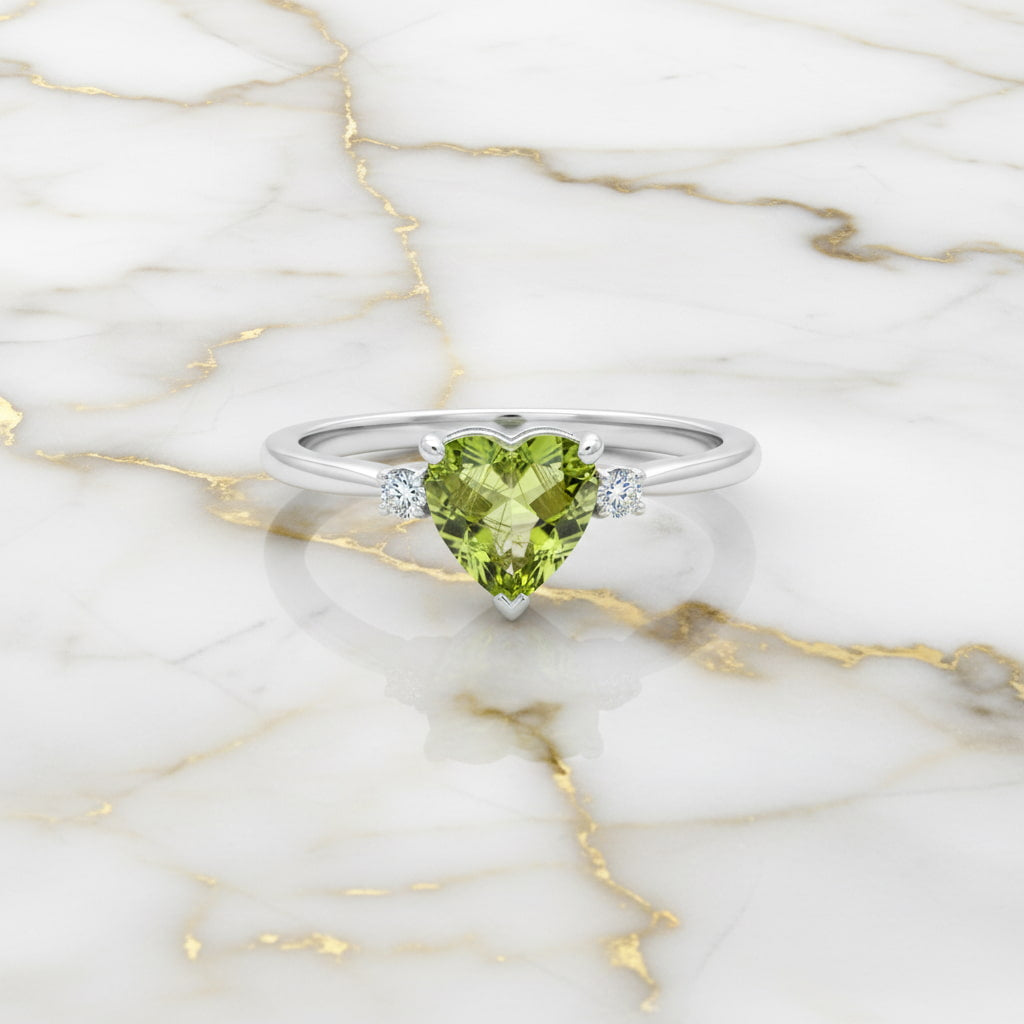 Peridot Ring - Eleganz & Erneuerung CrystalScents