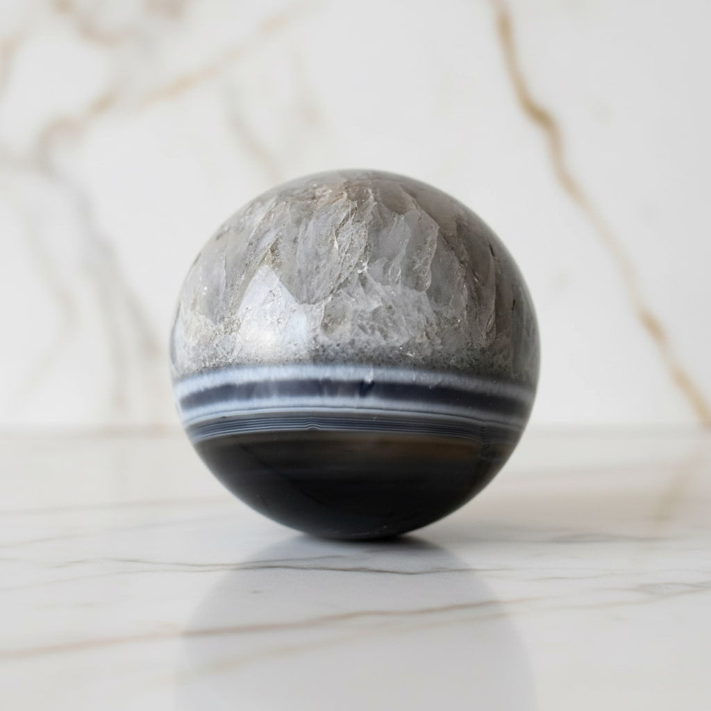 Achat Kugel – Schwarz & Weiß vereint CrystalScents
