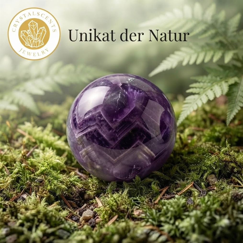 Amethyst Kugel (5-6 cm) inkl. goldenem Aufsteller – Unikat der Natur CrystalScents