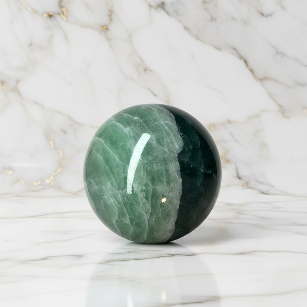 Fluorit Kugel – Kunstwerk der Natur CrystalScents