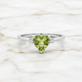 Peridot Ring - Eleganz & Erneuerung CrystalScents
