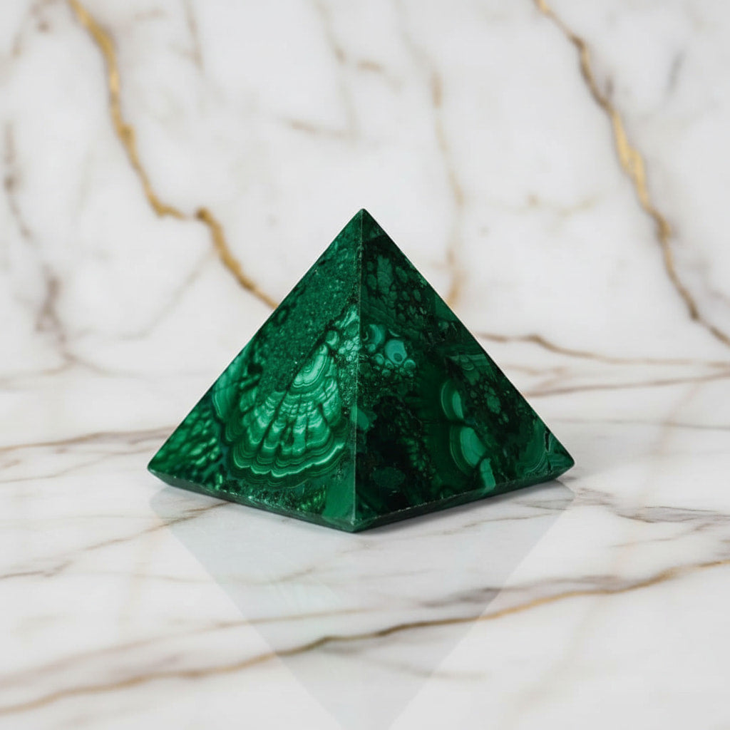 Malachit Pyramide – Schutzstein & Energie CrystalScents