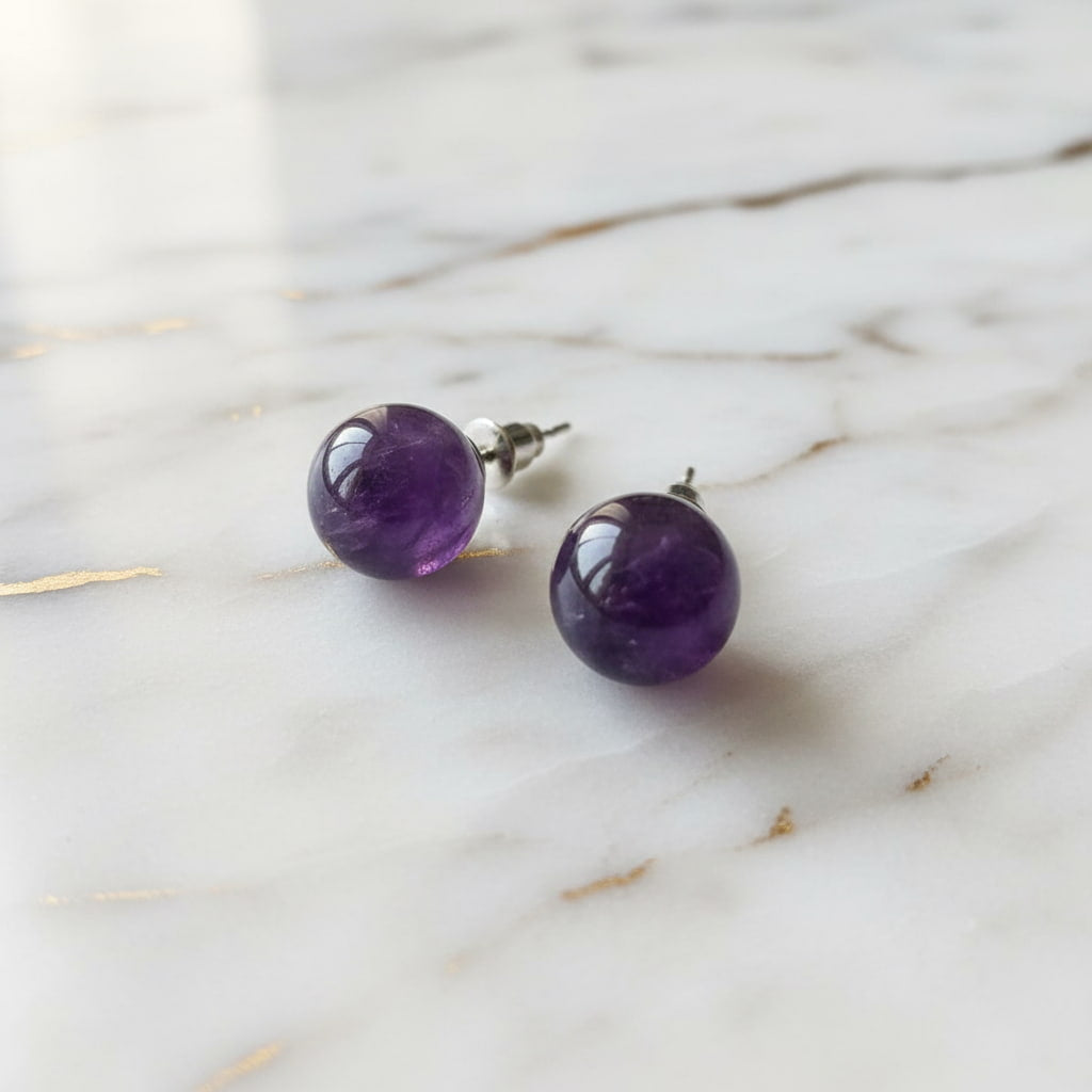 Amethyst Ohrstecker Kugel – Eleganz & Harmonie CrystalScents