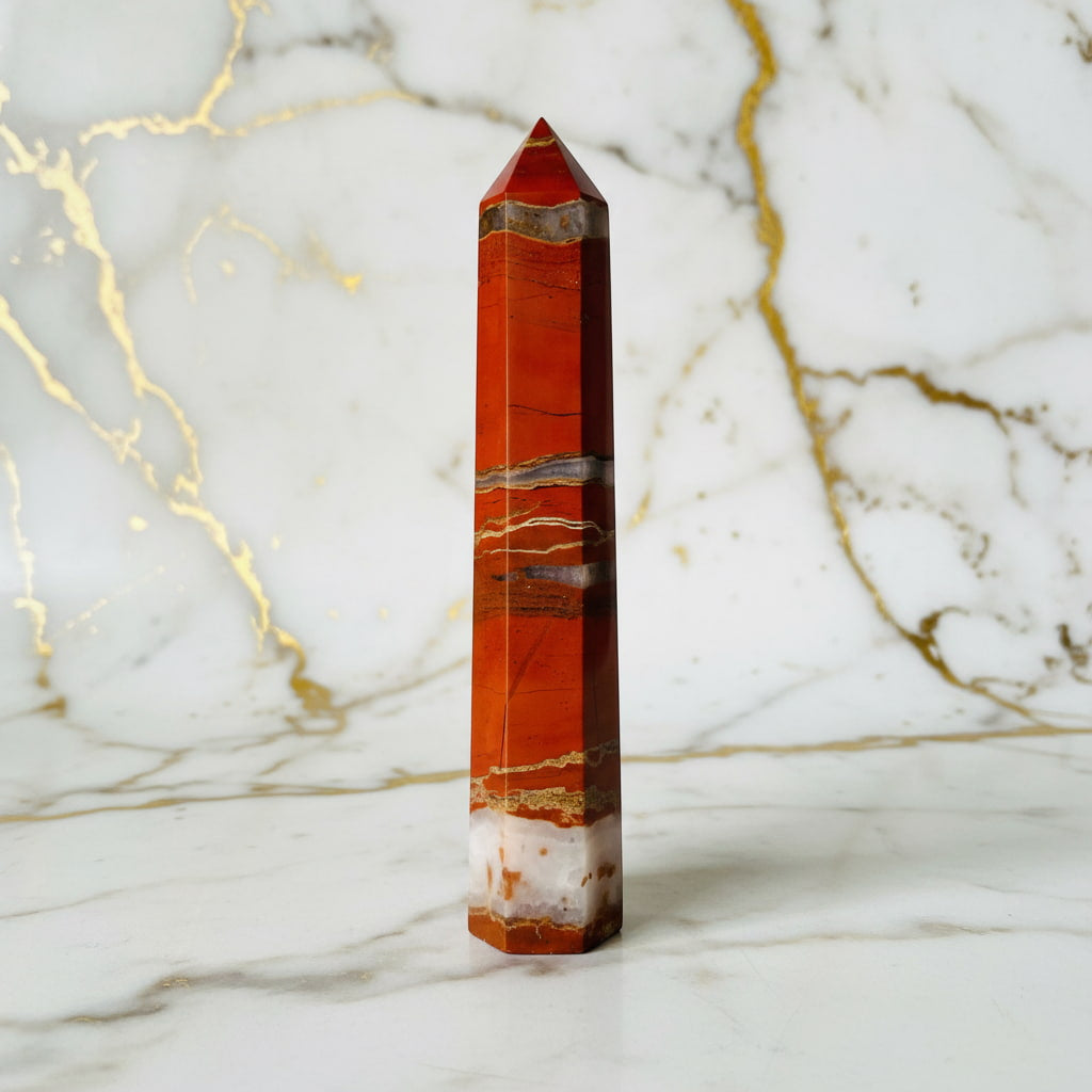 Roter Jaspis Obelisk – kraftvolle Erdenergie für Stabilität und Fokus CrystalScents