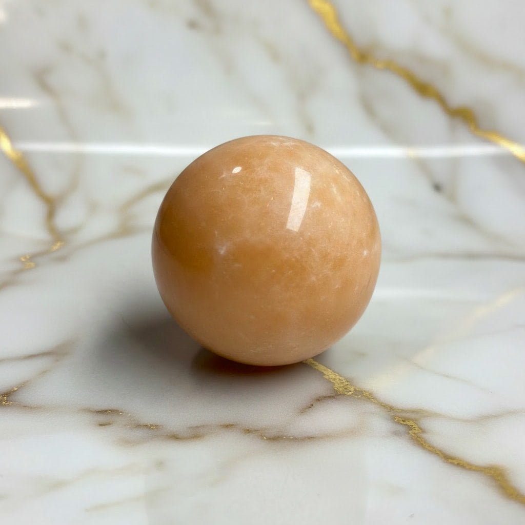 Calcit Kugel - Freude & Energie CrystalScents