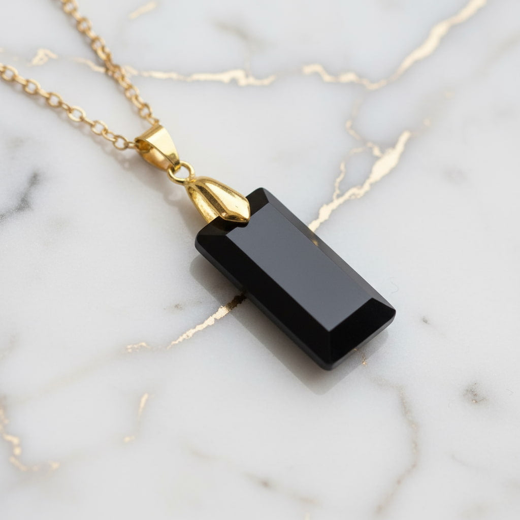Achat Halskette – Geschliffener Anhänger für Eleganz & Harmonie CrystalScents