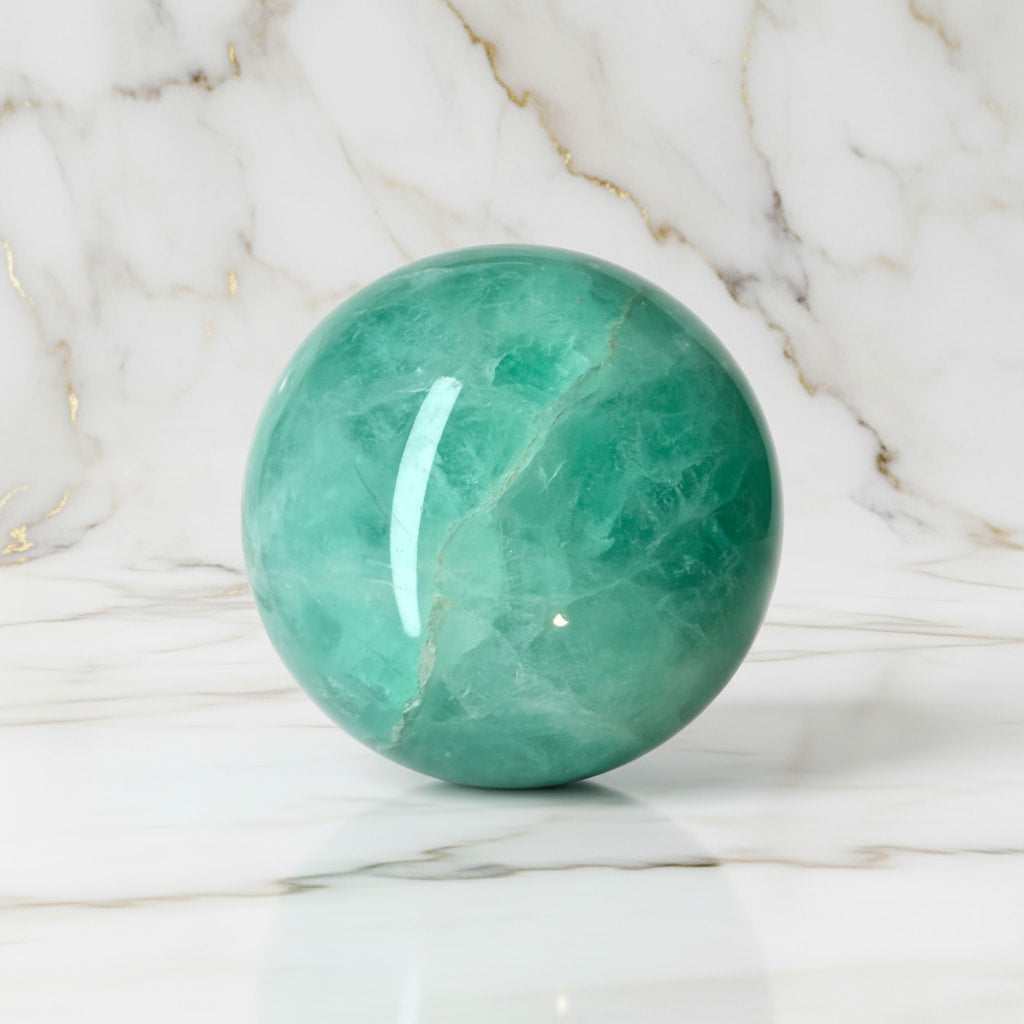 Fluorit Kugel – Himmlische Farbvielfalt CrystalScents