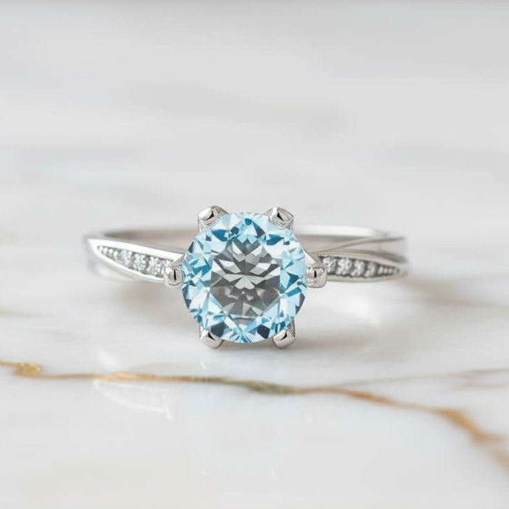 Himmelblauer Topas Ring – Elegant & Strahlend CrystalScents