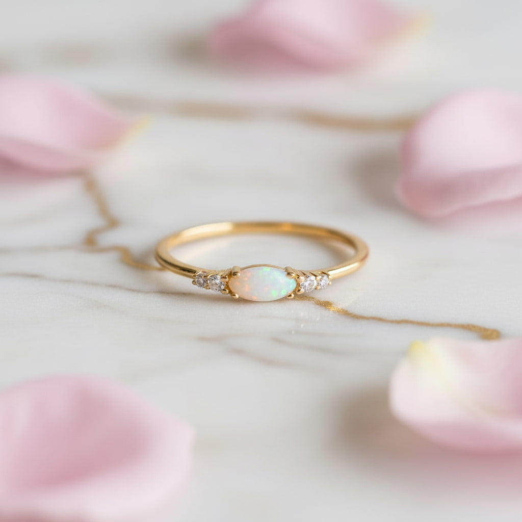 Ring gold mit zartem Opal-Highlight CrystalScents