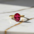 Rubin Ring in Gold – Zeitlose Leuchtkraft in kräftigem Rot CrystalScents