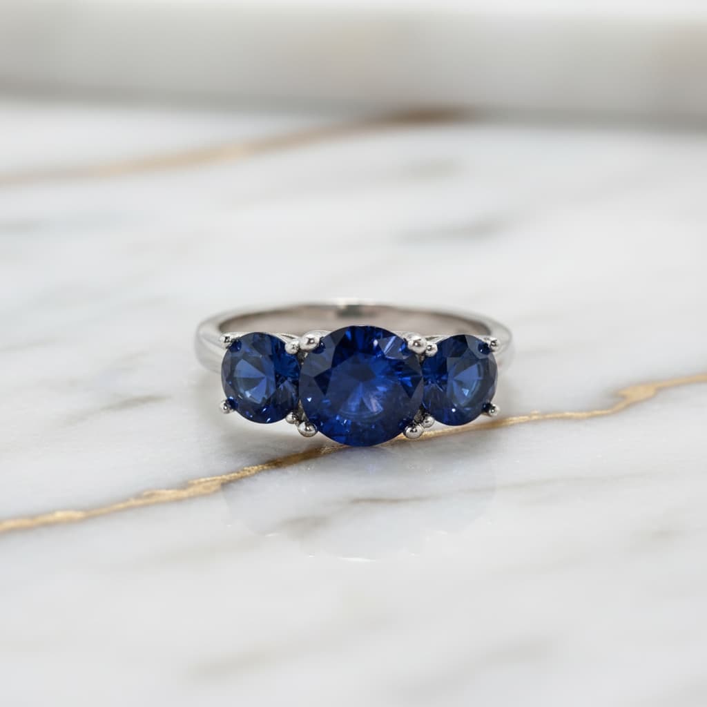 Saphir Ring - Drei tiefblaue Edelsteine CrystalScents