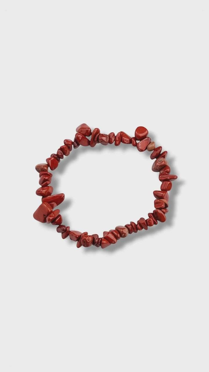 Roter Jaspis Splitterarmband – Kraftvolles Schmuckstück CrystalScents